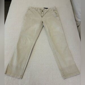 Gap Iconic Chino in Khaki, Size 6
